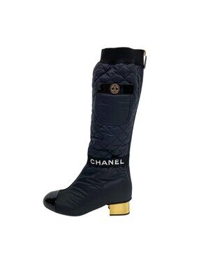 Chanel 26 K21 2-Way Coco Mark Quilted Boots Black
